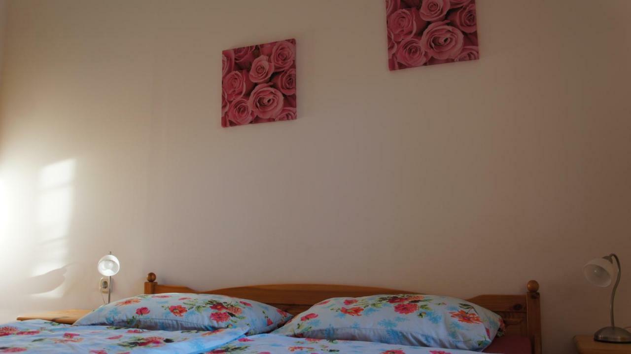 Ivo Apartments Rogoznica  Buitenkant foto